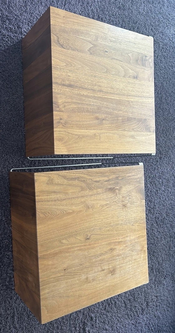 Image 1 of 2x mesa auxiliar nogal macizo con acero inoxidable