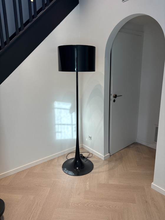 Flos Spun Light F Lampadaire – Aluminium (photo 2 of 5)