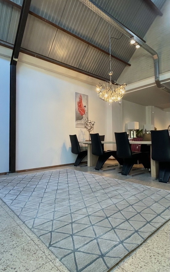 Image 1 of Leolux Girisha tapijt Blue 240 x 340 NIEUW