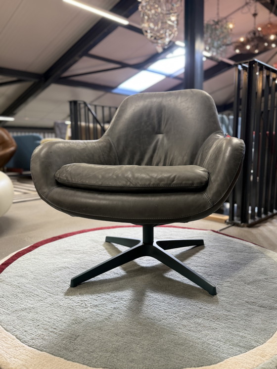 Image 1 of Poltrona girevole Floor Sparkle One in pelle Neron Sesame