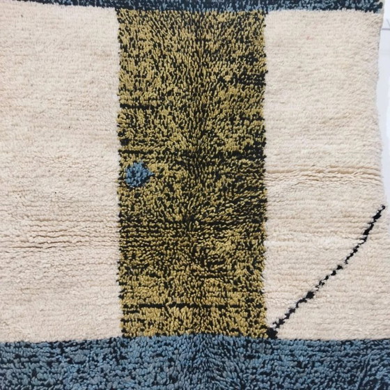 Image 1 of Tapis en laine fait main – Style moderne vert olive et bleu (150 × 113 cm)