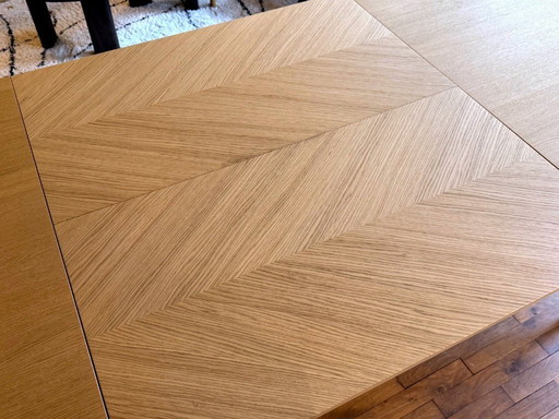 Table de salle à manger BOW de PBJ Designhouse, design danois, extensible