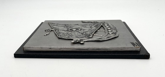 Image 1 of Raro rilievo da parete di Sven Lindström - Nave vichinga - Peltro su legno - Design scandinavo di metà secolo