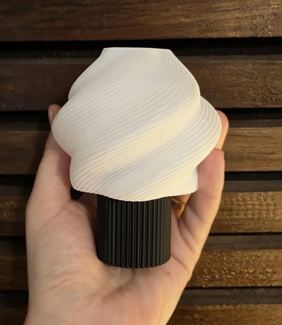 Image 1 of Modern design table lamp in black and white – Minimalist LED tea light lamp