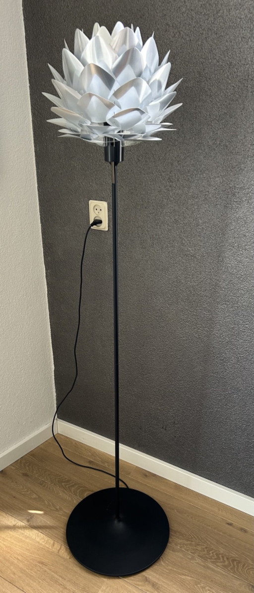2 x Umage Silvia Mini floor lamp Ø32 black base, steel