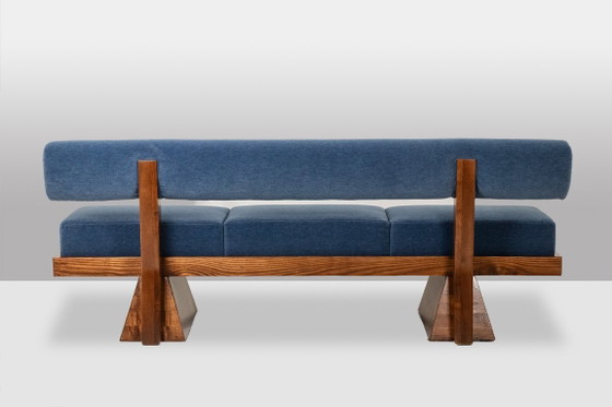 Image 1 of Banquette 3 places en frêne clair et velours de mohair bleu. Contemporain