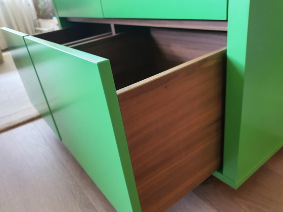 Image 1 of Armario verde "Estocolmo" con 2 puertas y 2 cajones profundos.