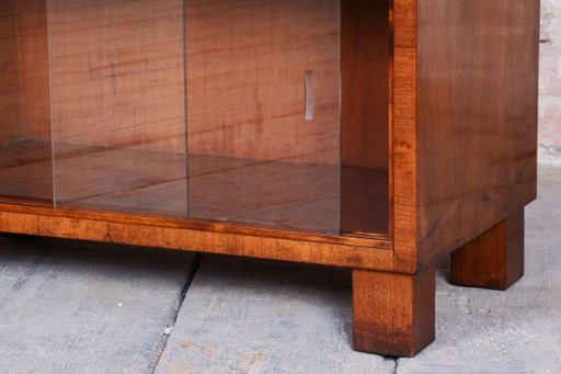 Pair of Restored Art Deco Bookcases, by Oldřich Liška, Walnut, Czech, 1920s – boekenkasten, Glass, Wood (photo 2 of 8)