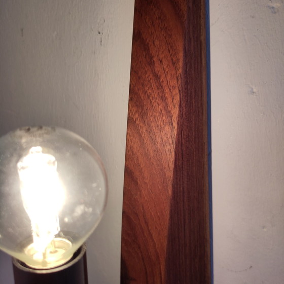 Image 1 of Dänische Teakholz-Wandlampe aus der Mitte des 20. Jahrhunderts