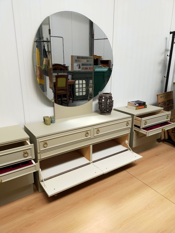 Image 1 of Coiffeuse vintage avec 2 tables de chevet