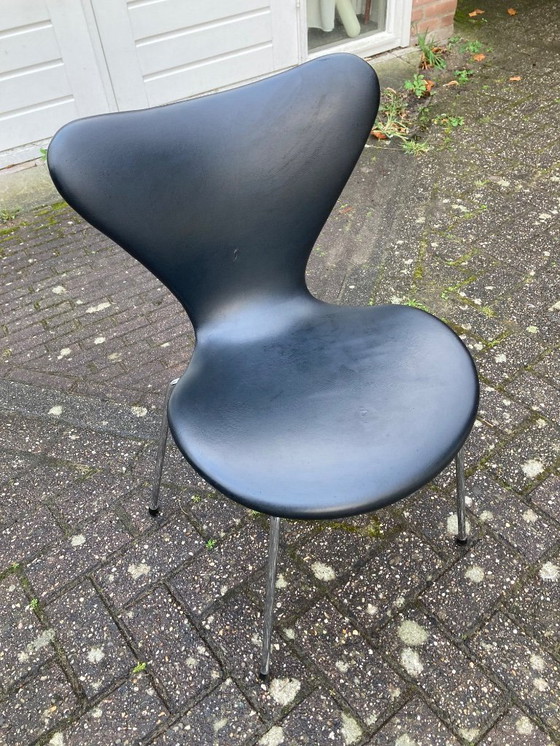Image 1 of 4x Fritz Hansen vlinderstoel in zwart vinyl