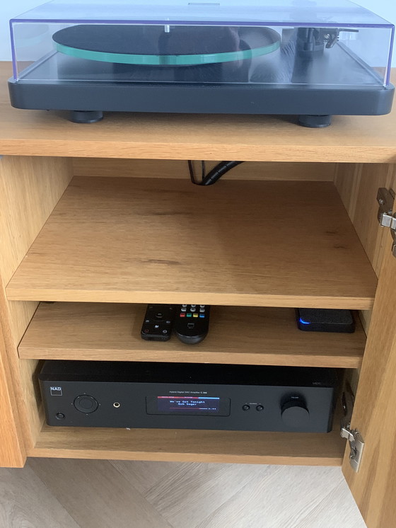 Image 1 of Eikenhouten TV/Audio kast