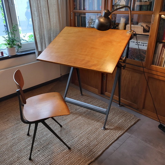 Image 1 of Table et chaise d'architecte Friso Kramer