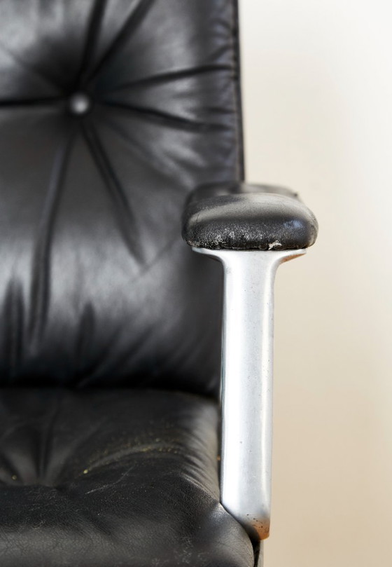 Image 1 of Silla giratoria Osvaldo Borsani P125 para Tecno Milano