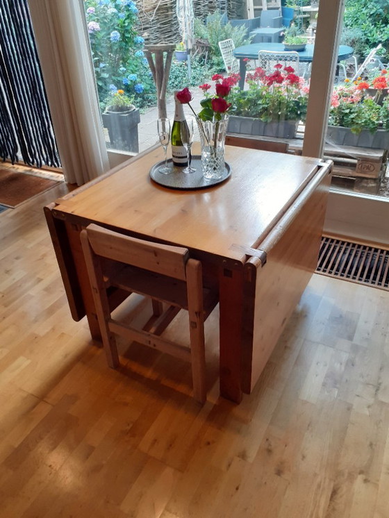 Image 1 of  4 Trybo-Stühle und 1 Fureka-Tisch Edvin Helseth