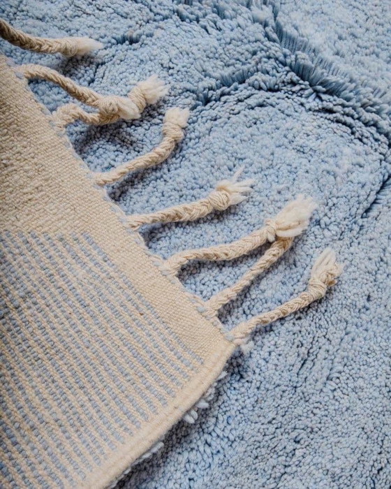 Image 1 of Tapis berbère en laine pure fait main traditionnelle taille 150/250 cm