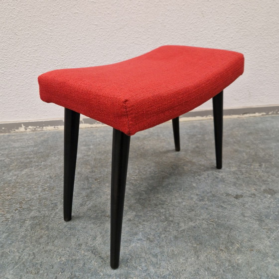 Fifties Vintage Red Footstool – Textile, Wood (photo 5 of 9)