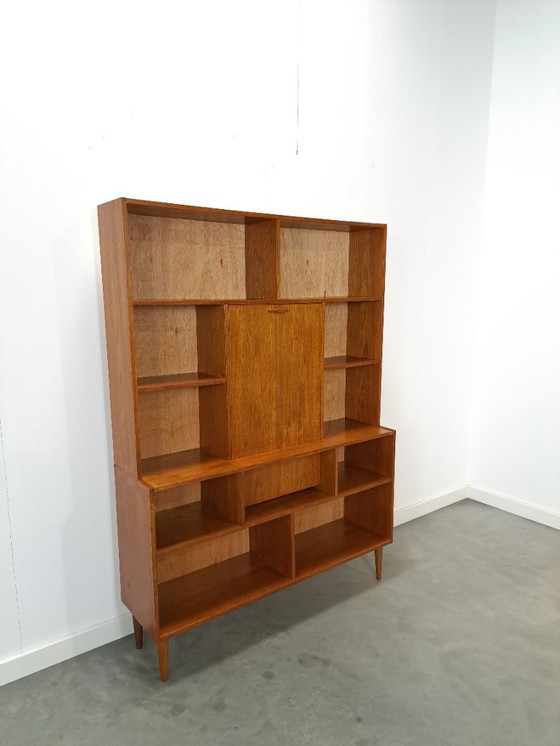 Image 1 of Vitrine danoise en teck haut de gamme avec bar