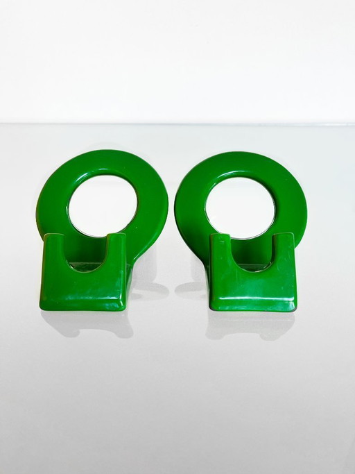Set di due ganci da parete vintage in metallo verde