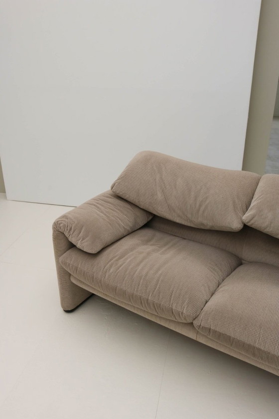 Image 1 of Cassina Maralunga beige 2-seater