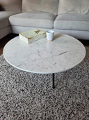 Table basse en céramique Unit 14, blanc de Carrare - diamètre 70 cm - état impeccable