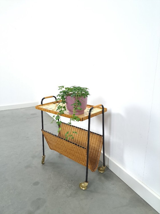 Image 1 of Tijdschriftenrek met formica dienblad op wielen, bijzettafel