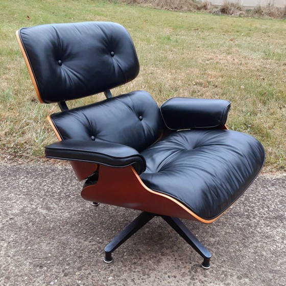 Image 1 of Authentic Herman Miller Eames Lounge Chair