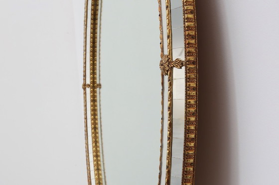 Image 1 of Grand miroir trapézoïdal en laiton et mosaïque de style vénitien du XXe siècle