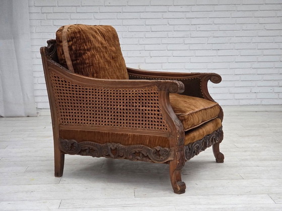 Image 1 of Jaren 1930-1935, Deense fauteuil, meubelvelours, meubelgaas, gesneden essenhout.