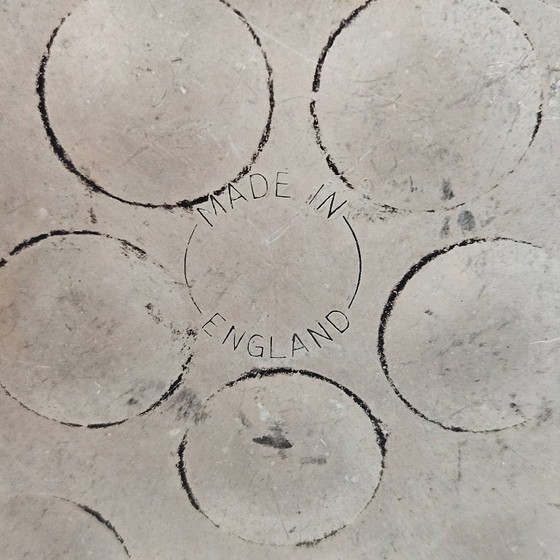 Image 1 of Antica teiera in alluminio: un'ottima decorazione per la cucina di una casa di campagna. Prodotta in Inghilterra.