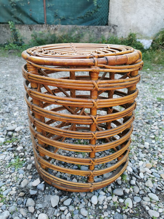 Image 1 of Puff italiano de ratán