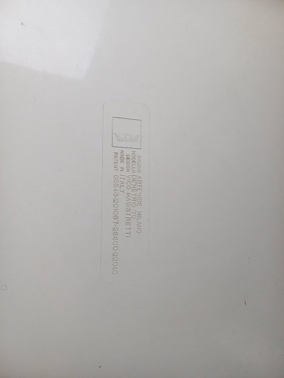 Image 1 of Vierkante salontafel uit de jaren 60, prachtig Italiaans ontwerp van Vico Magistretti voor Studio Artemide Milano