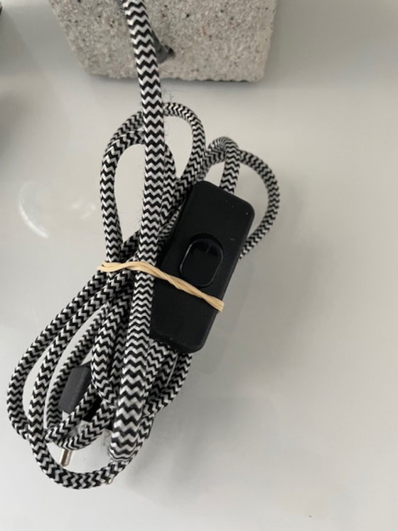 Image 1 of Set van twee moderne designlampen met sculpturale stenen basis