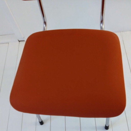 Chaise à structure tubulaire Gispen 1231, nouvellement tapissée.