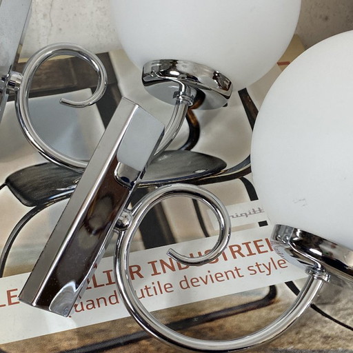 Coppia di applique da parete in acciaio inox con globi in vetro bianco – wandlampen, Metal (photo 2 of 9)