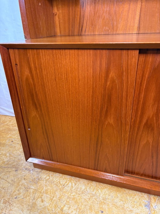 Image 1 of Mid Century Retro Teak Wall Unit / Bookcase by Poul Hundevad (1960s)  A fantastic and stylish mid century modern teak wall unit 