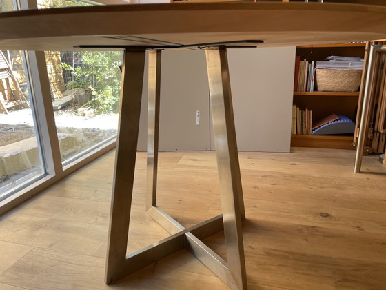 Vendo bellissimo tavolo da pranzo in rovere, diametro 125 cm. – de Tafelfabriek, Tavoli da pranzo, Metal (photo 8 of 12)