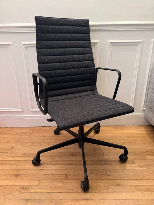 VITRA – EA 119 Office Chair, Anthracite Grey Fabric, Black Frame (2025)