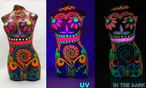 Image 1 of Statuetta fluorescente per body art. Realizzata a mano dall'artista.