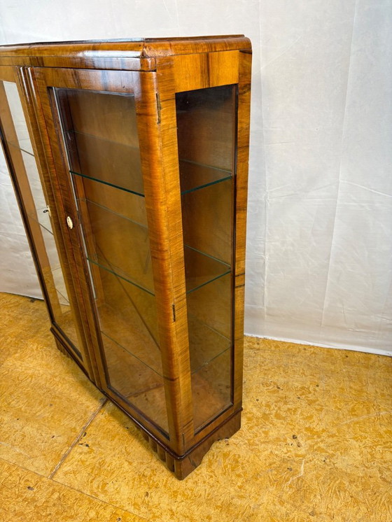 Image 1 of Elegante vintage art-deco vitrinekast (circa 1930-1940) Een prachtig vervaardigde art-deco vitrinekast uit de jaren 1930.