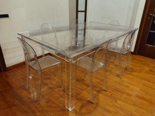 Plexiglas Designtisch – Einzigartiges handgefertigtes Stück