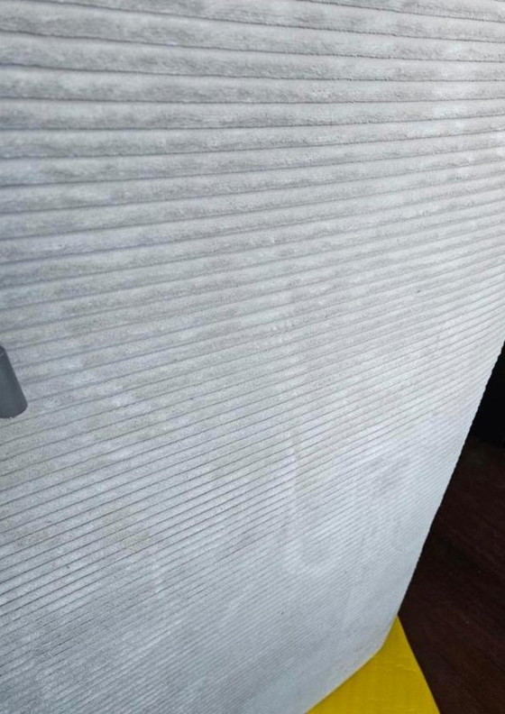 Image 1 of Grote hoekbank van ribstof in lichte kleur