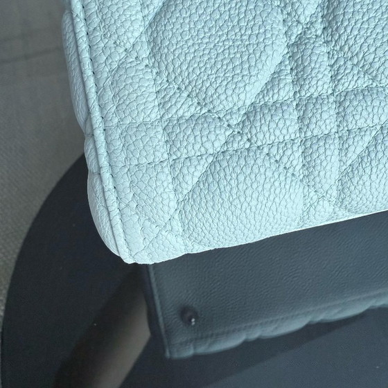 Image 1 of DIOR LADY MEDIUM CAVIALE - CANNAGE BIANCO GHIACCIO BLU GHIACCIO ACCESSORI ARGENTO