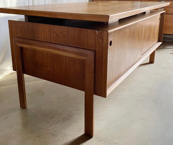 Vintage teakhouten Bureau (photo 7 of 10)