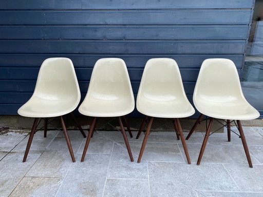 4 DSW Fiber Walnut Eames Herman Miller Vintage Stoelen