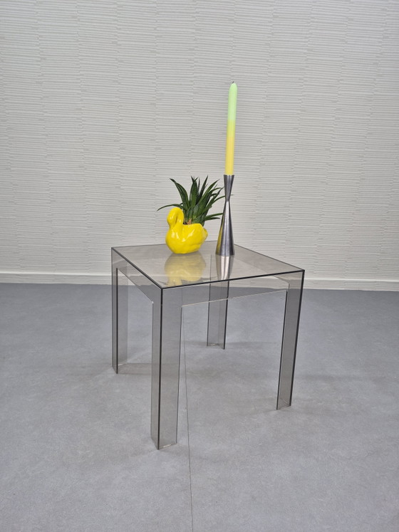 Kartell Jolly, tavolino in acrilico grigio fumo. – Tavolini, Plexiglass (photo 2 of 7)