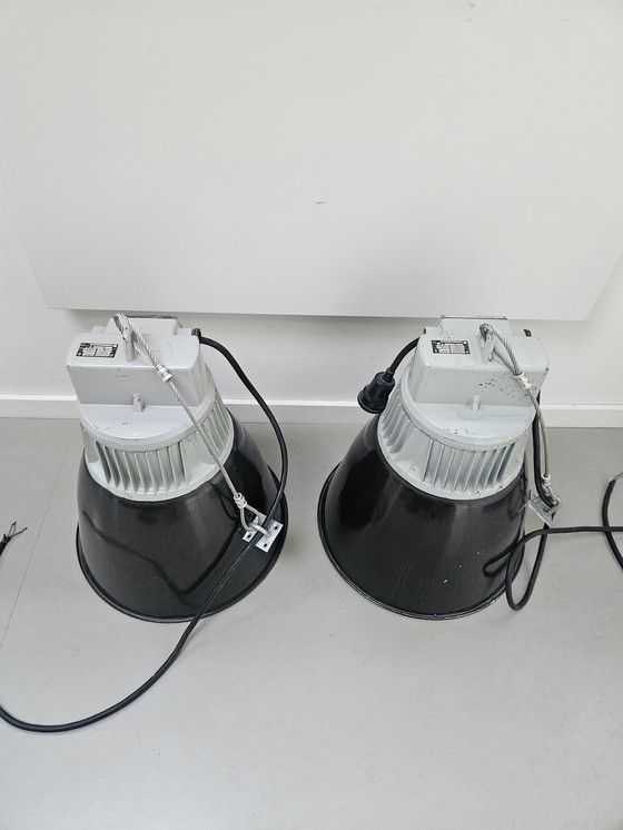 Image 1 of Set Hanglampen Fabriekslampen Tsjechië Jaren 50