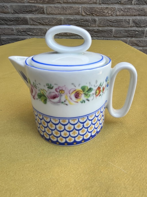 F.Limoge antieke vintage porseleinen theepot van de bekende Franse fabrikant F. Legrand & Cie uit Limoges