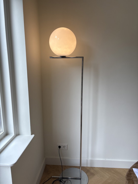 Image 1 of Lampadaire Flos IC F2 chromé