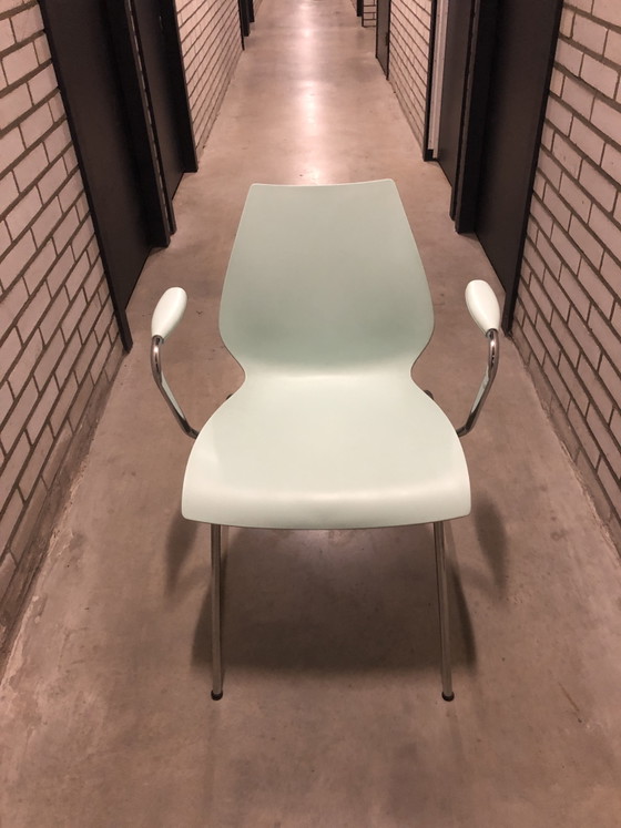 Image 1 of Chaises Kartell - Maui avec accoudoirs + table assortie. - À VENDRE VITE !